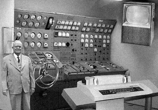 Does the steering wheel move the cursor?